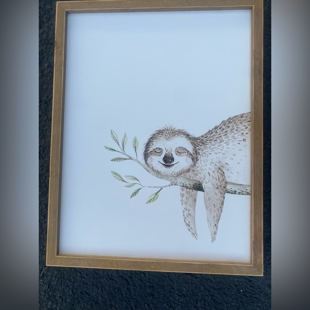 Adorable sloth frame- perfect for a nursery!